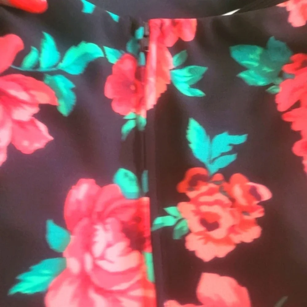 by & by Bodycon Floral Dress Size 11 - Picture 4 of 6